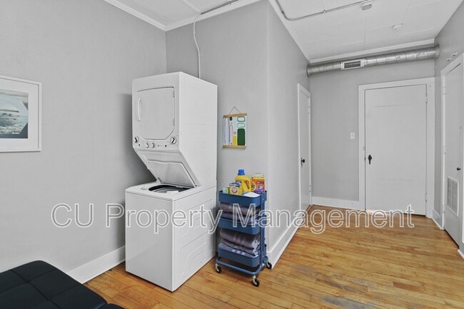 Foto del edificio - 415 N Neil St