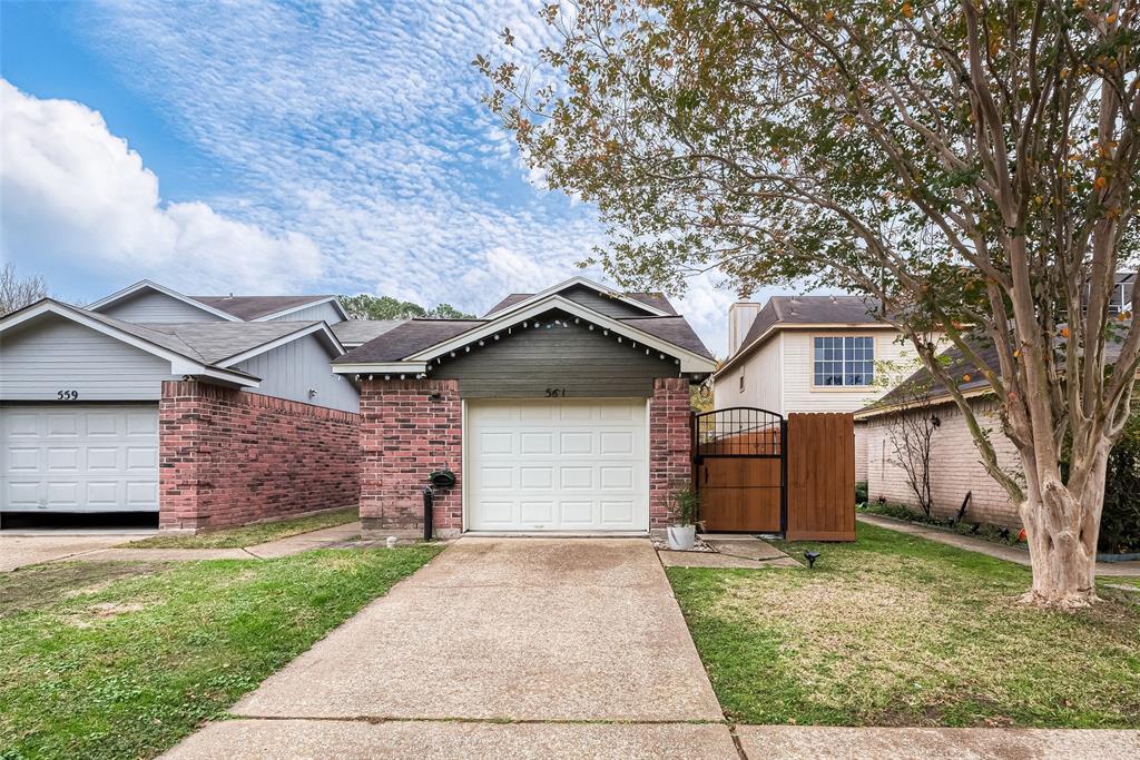 561 Birdsong Dr, League City, TX 77573 Condo for Rent in League City