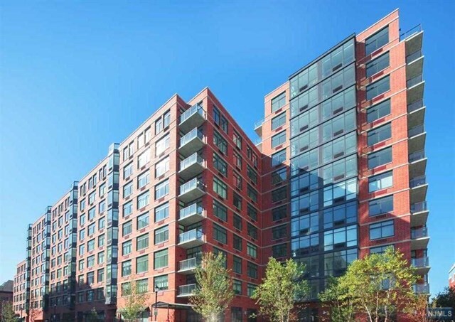 Primary Photo - 1400 Hudson St