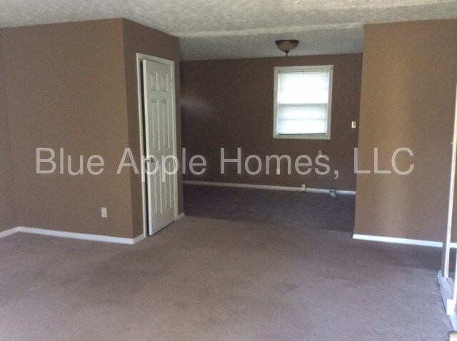 Building Photo - 359 Blair Villa Dr SE