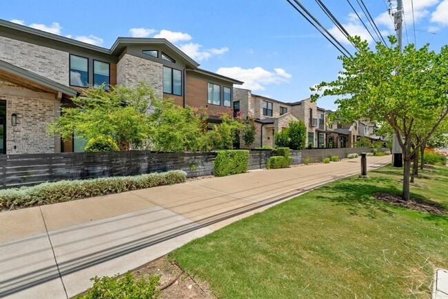Building Photo - 4016 Diligence Dr