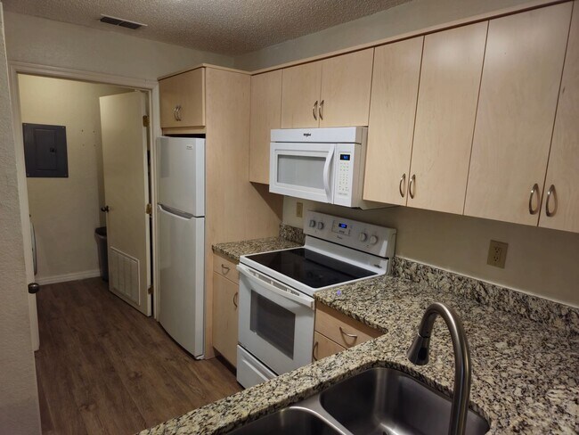 Foto del edificio - Updated 3BR/3BA condo in Windsor Condomini...