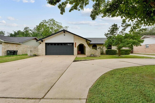 Building Photo - 9609 Braeburn Glen St