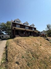 Building Photo - 724 S Linden Ave