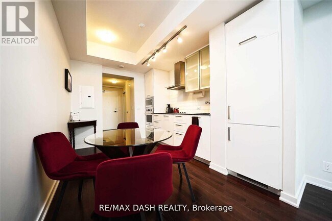 Building Photo - 14 York St