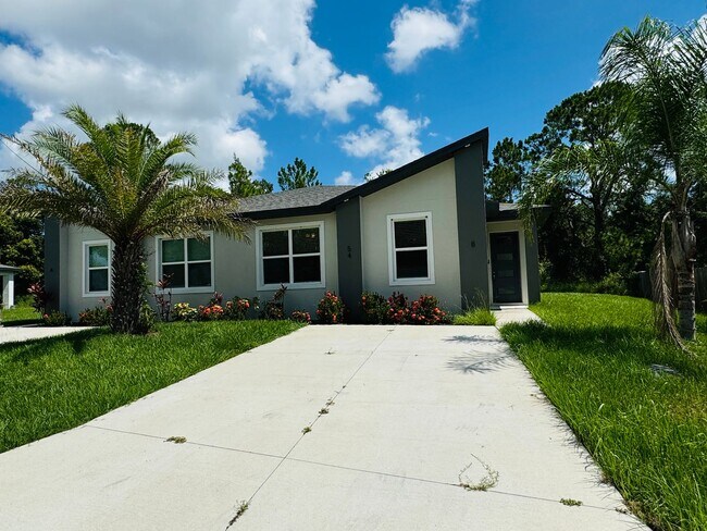 Building Photo - STUNNING, 3 Bedroom, 2 Bathroom Home in Ki...