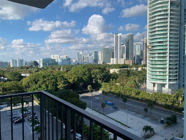 Building Photo - 1865 Brickell Ave