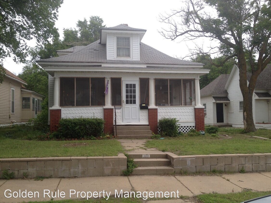 Primary Photo - 3 br, 1 bath House - 308 E 5th