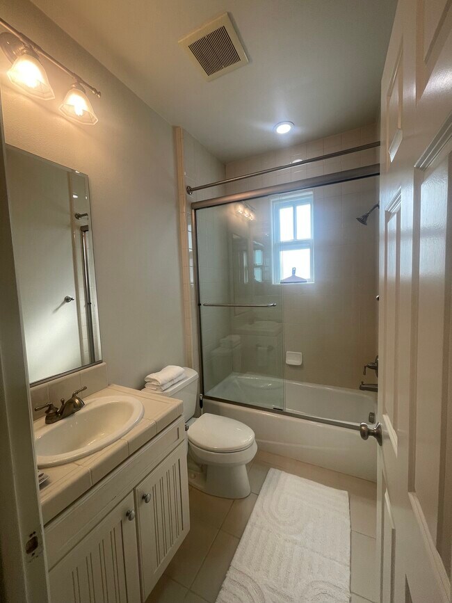 Foto del edificio - 367 Channing Ave