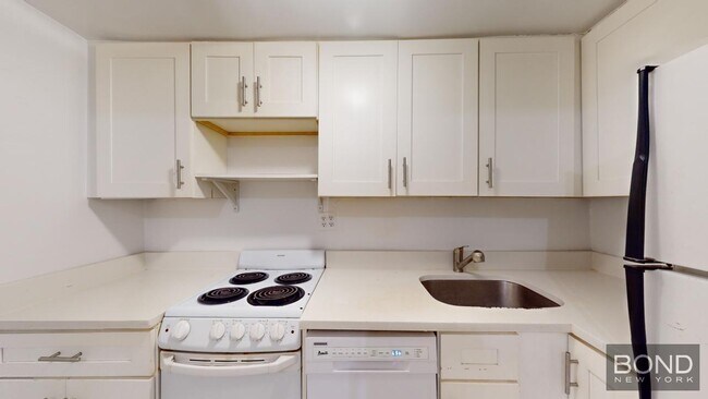 Photo - West End Avenue Townhome