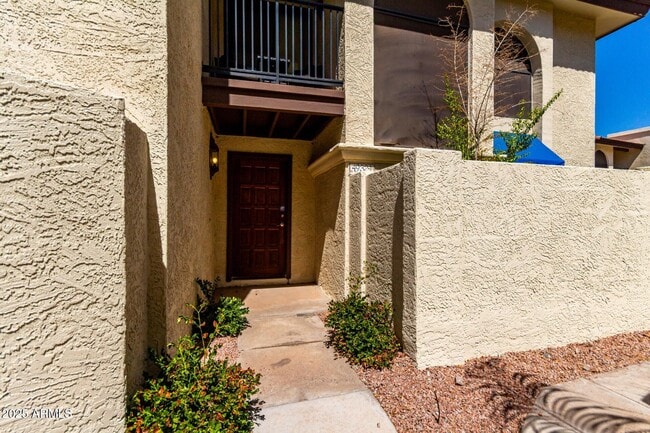 Building Photo - 4932 E Siesta Dr
