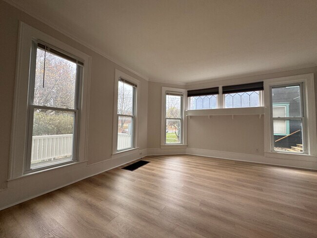 Foto del edificio - 604 Willis Ave