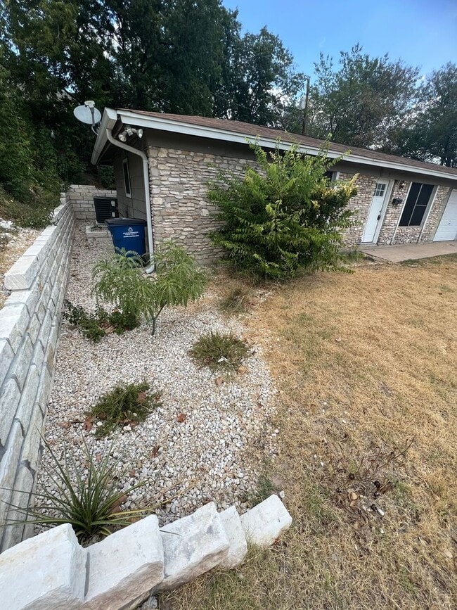 Building Photo - Perlman Properties (3511 Southridge Dr)