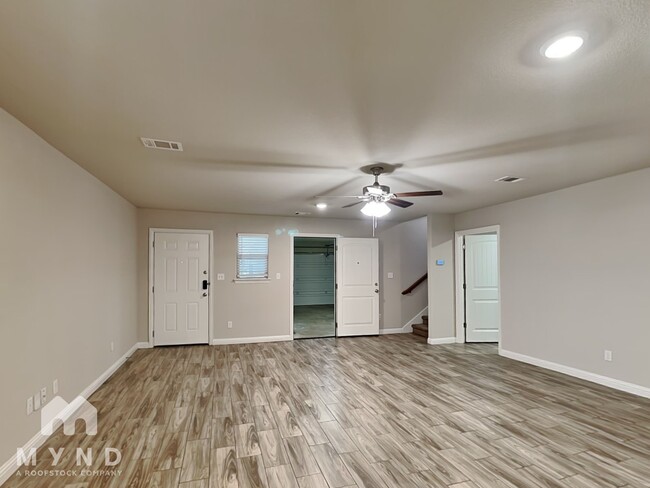 Foto del edificio - 801 Rolling Terrace Cir