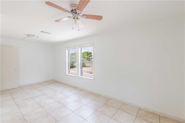 Foto del edificio - 2007 Meadowridge Dr