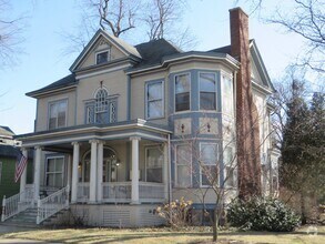 Building Photo - 1241 W Washington Blvd