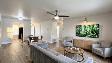Building Photo - 11208 Renel Dr
