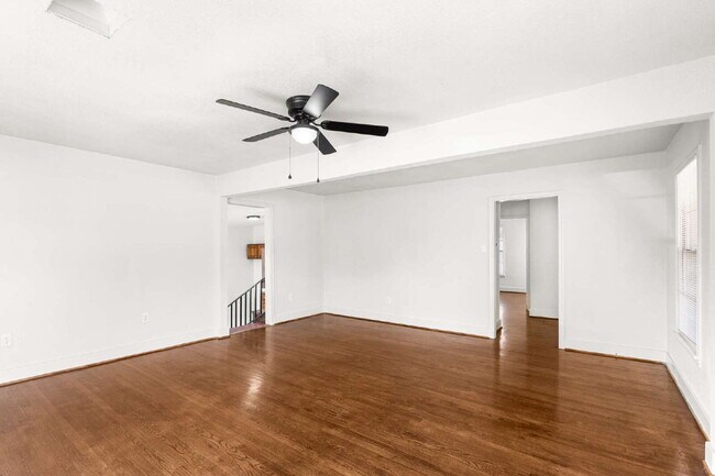 Foto del edificio - Private Landlord/Housing accepted-2700 Alexander Avenue