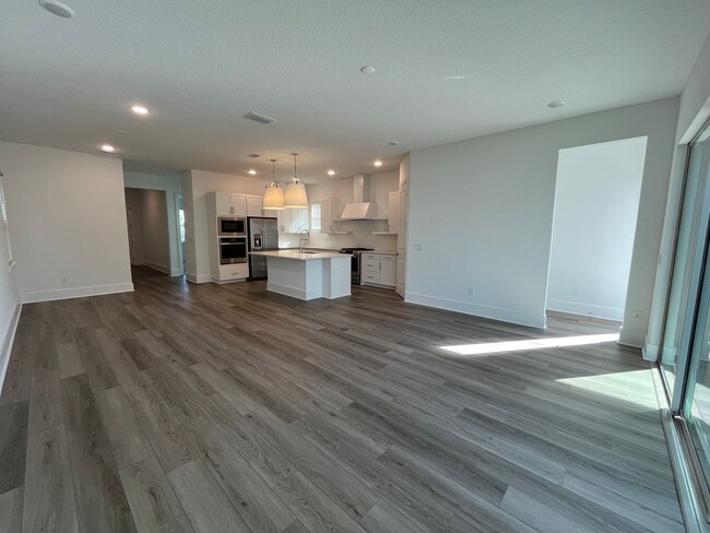 Foto del edificio - Gorgeous 4 bedroom, 3 bath, BRAND NEW home...