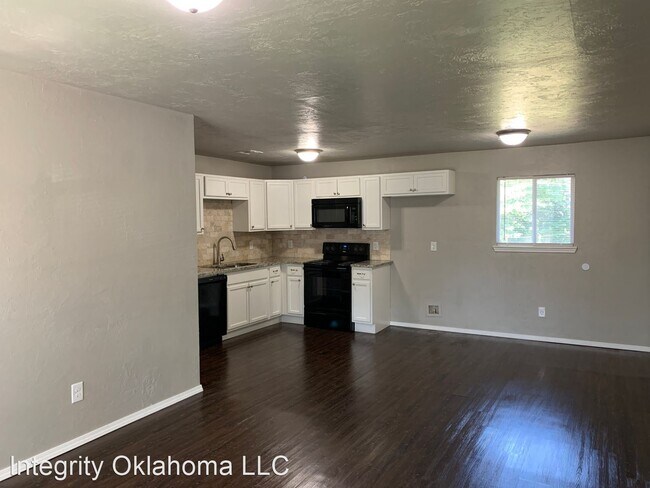 Building Photo - 3 br, 1 bath House - 2413 Queensbury Road
