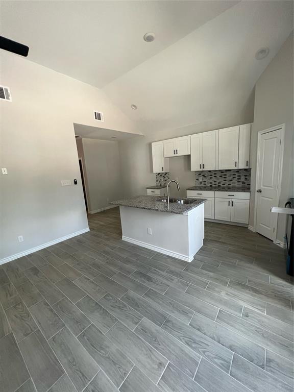 Foto del edificio - 230 Northlawn St