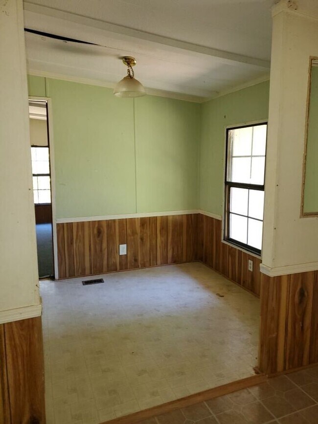 Building Photo - 722 Lime Ln