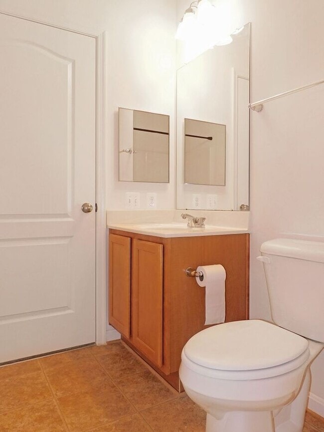 Building Photo - Pet Friendly Condo with Private Balcony and 1 Car Garage