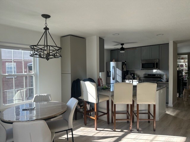 Foto principal - 6830 Central City Pky