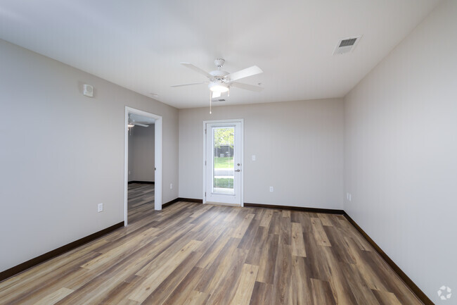 3 habitaciones, 2 baños, 1147 pies cuadrados, sala de estar - Richwood Bend - Affordable Housing