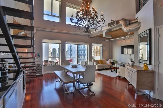 Foto del edificio - 10 SW South River Dr