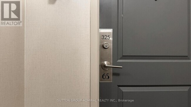 Photo du bâtiment - 65 E Liberty St