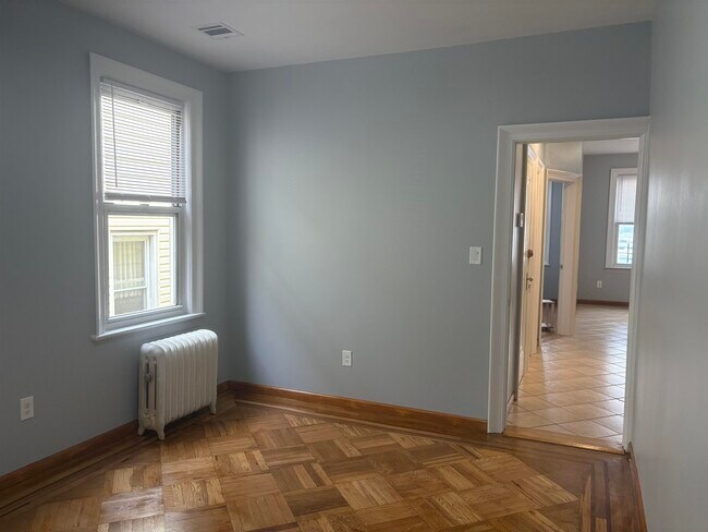 Foto del edificio - 183 Columbia Ave
