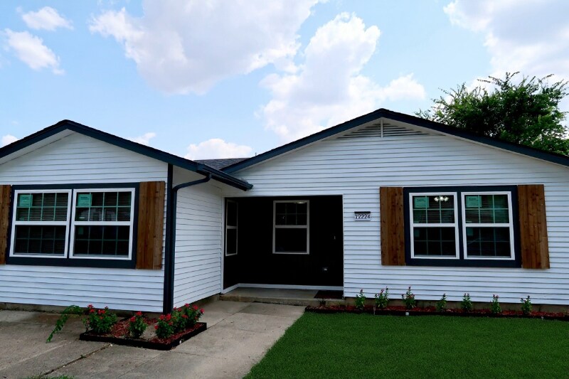 Foto principal - 12224 Dandridge Dr