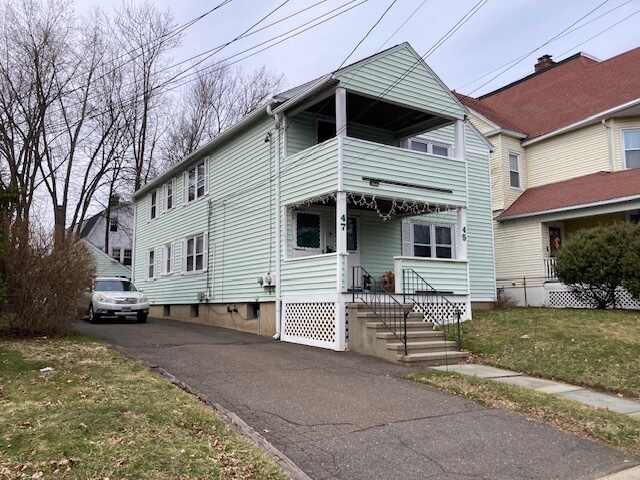 Building Photo - 47 Quaker Ln S