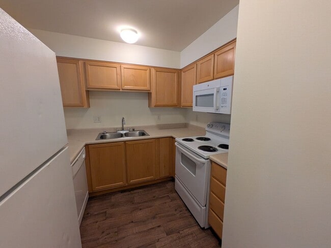 Building Photo - Your Home is Waiting!