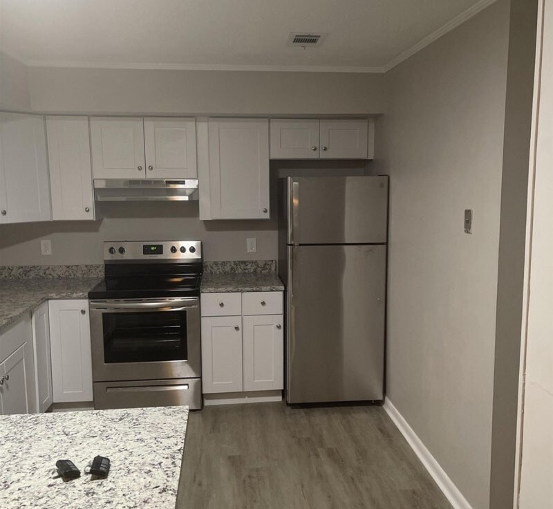 Foto principal - 7626 Claybrook Rd