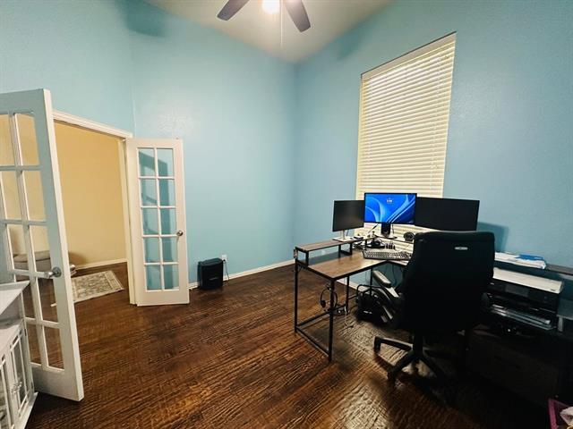 Foto del edificio - 2642 Calmwood Dr