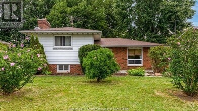 Building Photo - 166 Woodlawn Crescent
