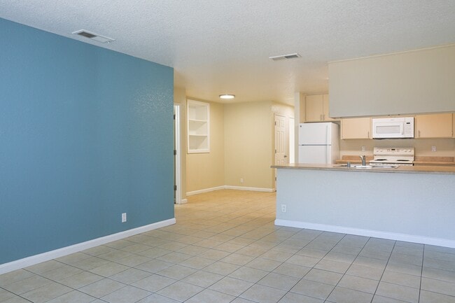 Building Photo - Creekview Homes