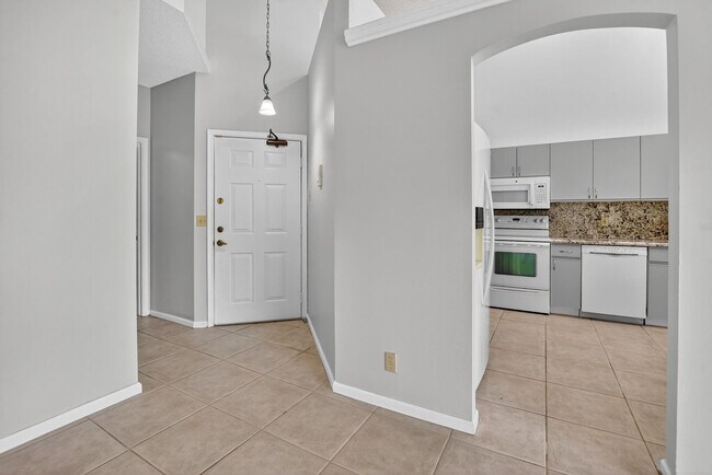 Building Photo - 5801 Coach House Cir