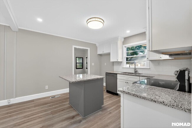 Foto del edificio - 4056 Whitehall Dr