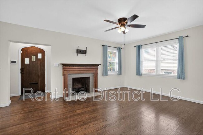 Foto del edificio - 3225 Chestnut St NE