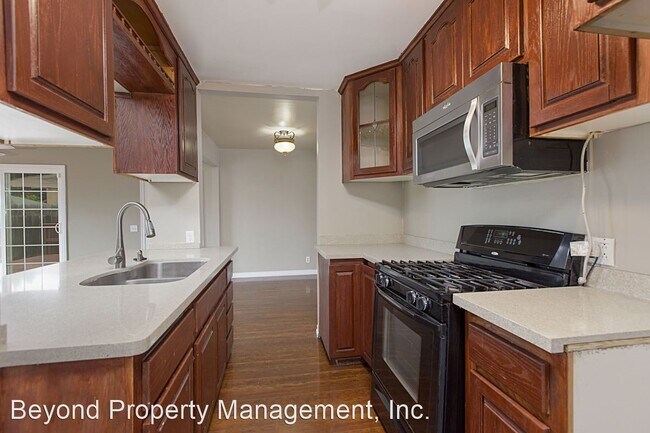 Foto del edificio - 3 br, 2 bath House - 640 Oaklawn Ave.