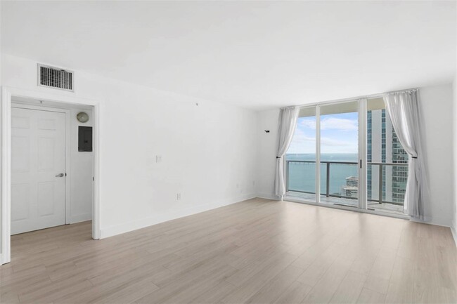 Foto del edificio - 1155 Brickell Bay Dr