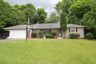 Building Photo - 24 Forest Rd