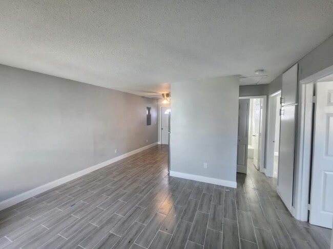 Building Photo - 1607 Ave O