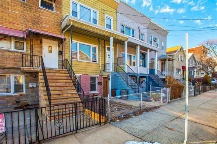 Primary Photo - 399 New York Ave