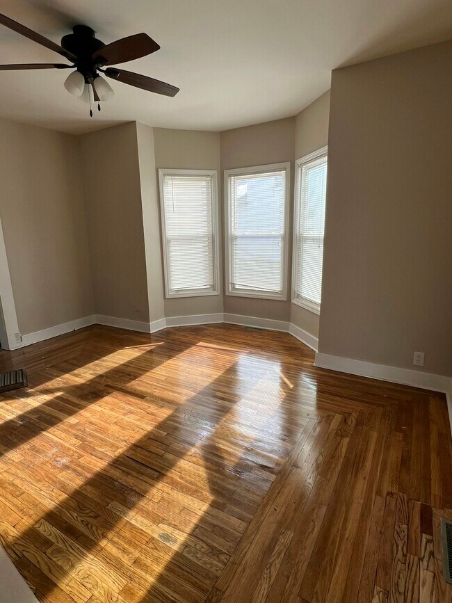 Foto del edificio - 814 Hall St