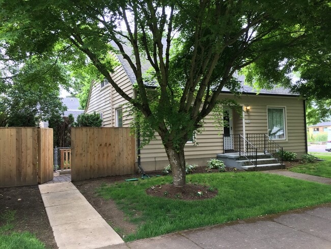 Photo - 9540 N Seneca St House