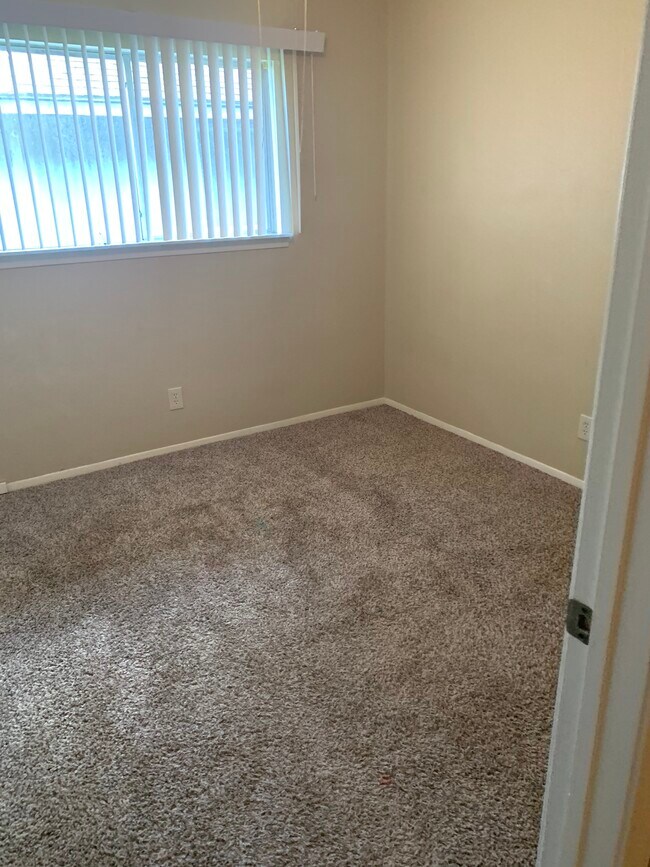 Bedrooms 2 & 3 - 808 Jefferson Ave